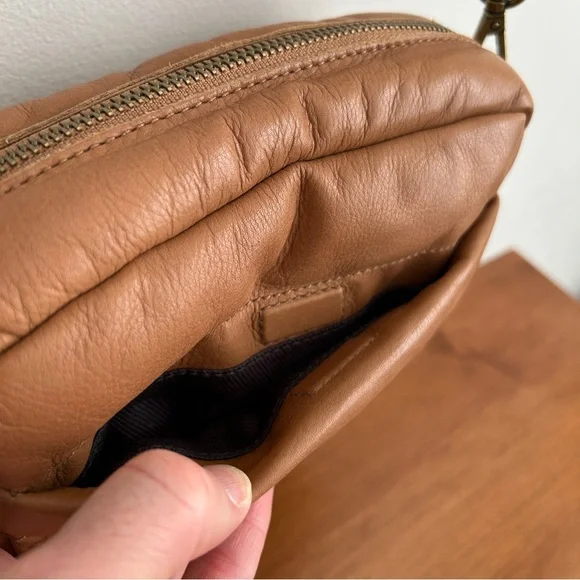 Madewell The Transport Leather Camera Bag, Puff Edition - Picture 8 of 11